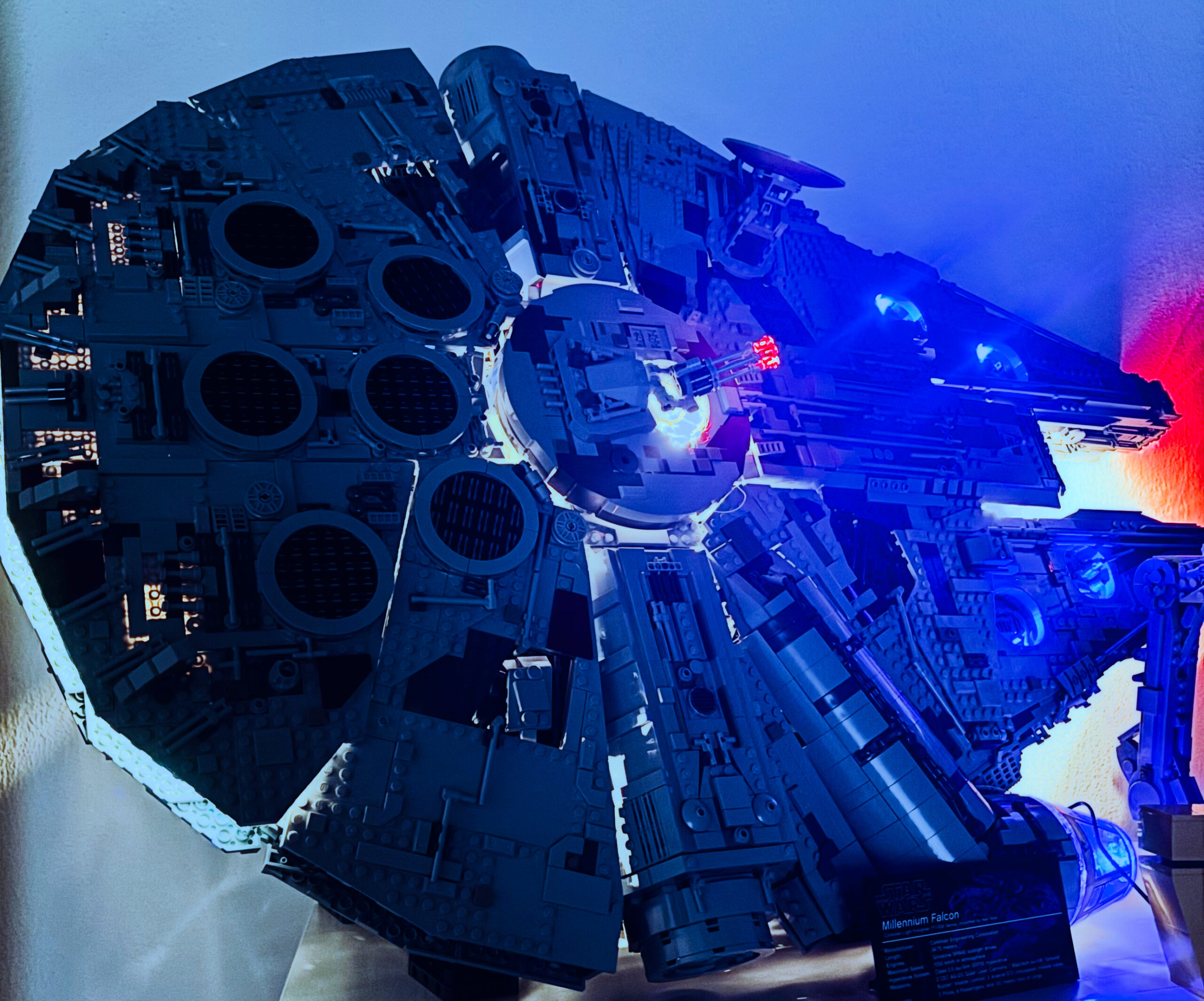 Millenium Falcon UCS